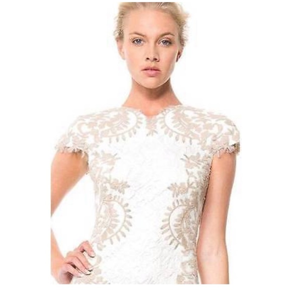 Tadashi lace gown with side appliqué - Picture 2 of 7